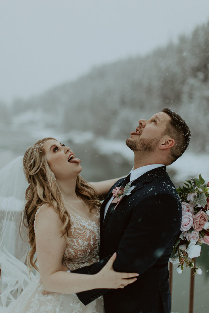 snowy elopement in the mountains 
